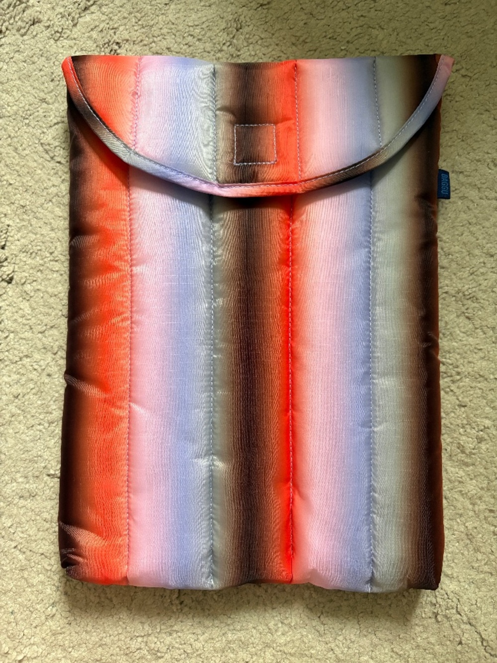 NWOT GRADIENT BAGGU LAPTOP SLEEVE 13IN